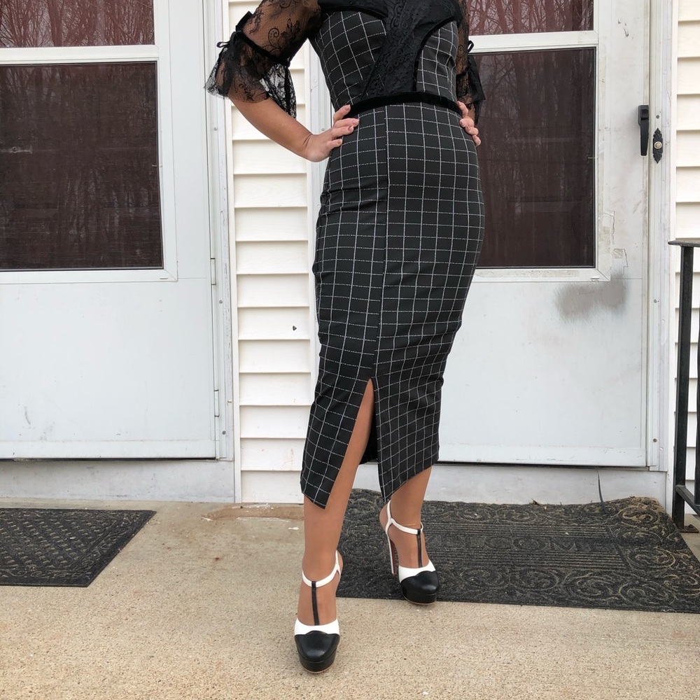 Dress - Picture 2 of 8